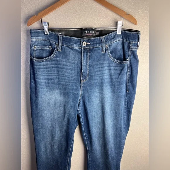 Torrid Premium Sky High Skinny Jeans Size 20 - Picture 2 of 9